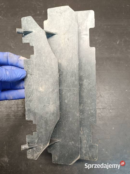 Kratka plastik owiewka osłona chłodnica części małopolskie Gołaczewy sprzedam