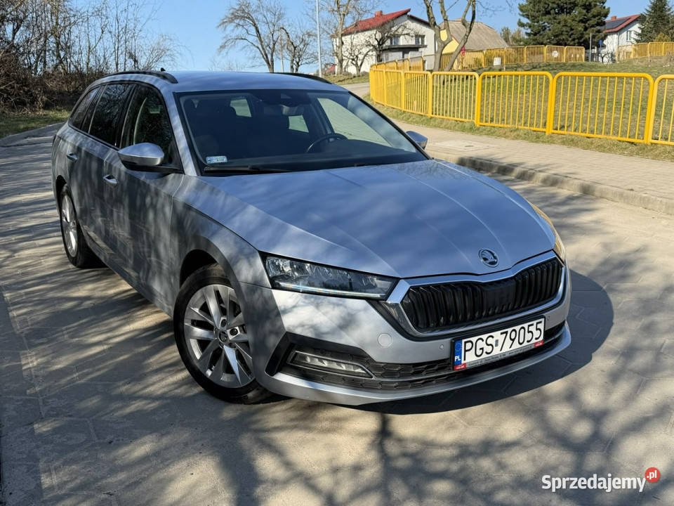 koda Octavia Skoda Octavia IV 2020 15TSI 150 światła przeciwmgielne Gostyń