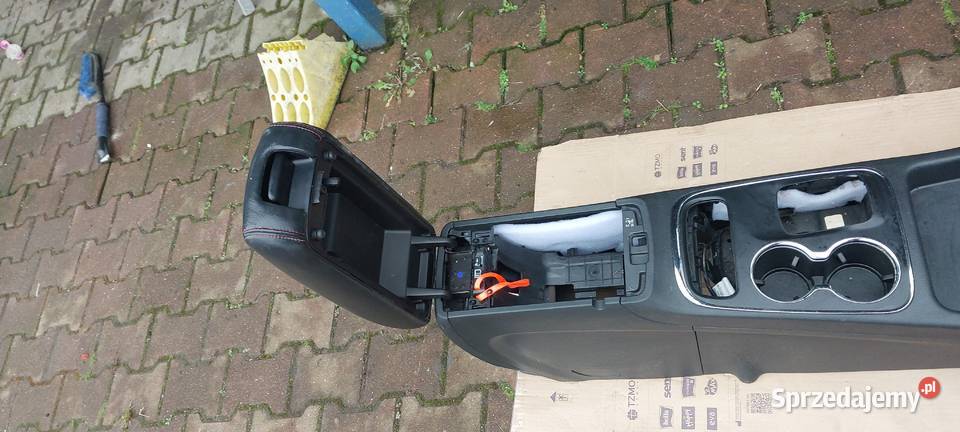 Tunel środkowy podłokietnik DODGE DURANGO III osobowe Szczecin