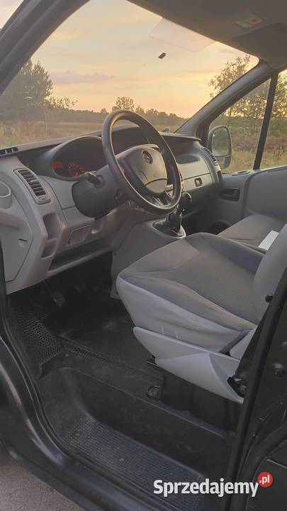 Opel Vivaro 2011 długi Long L2H1 Vivaro Opel Bełchatów sprzedam