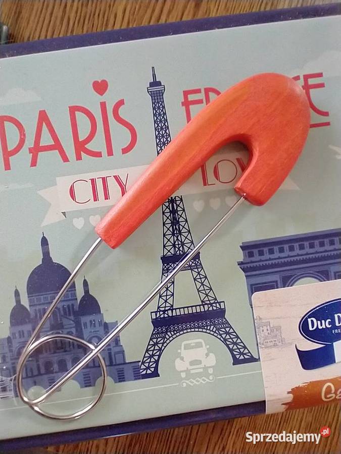 Czerwona cynobrowa brosza agrafka drewno Łódź