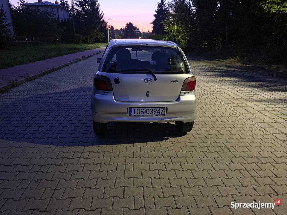 Sprzedam Toyota yaris auto technicznie
