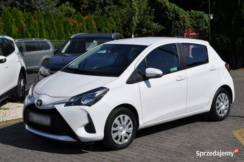 Toyota Yaris TOYOTA YARIS 15 111 Benzyna SALON nieuszkodzony mazowieckie Warszawa