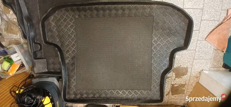 dywanik wkład mata korytko bagażnika Subaru Mysłowice sprzedam