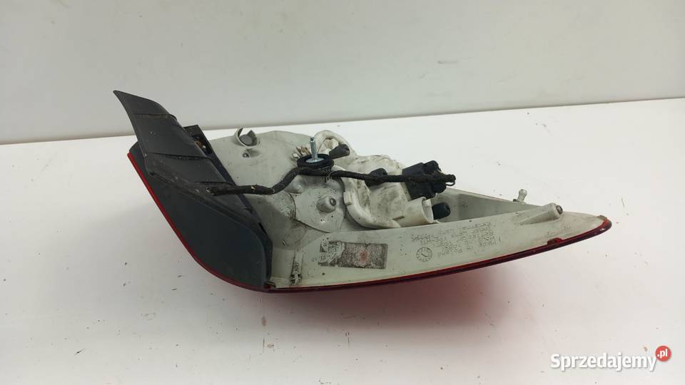 OPEL ASTRA J HB LAMPA TYŁ PRAWA Zbierkowo