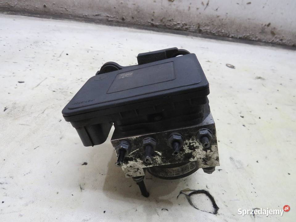 POMPA ABS OCTAVIA III 3 20 TDI 3Q0907379C osobowe lubelskie