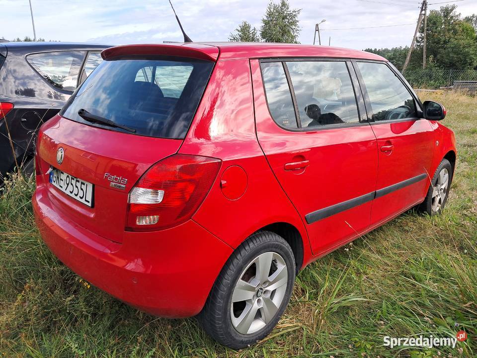 Syndyk sprzeda samochód Skoda Fabia 14 benz 2007 Rok produkcji 2007 Wejherowo