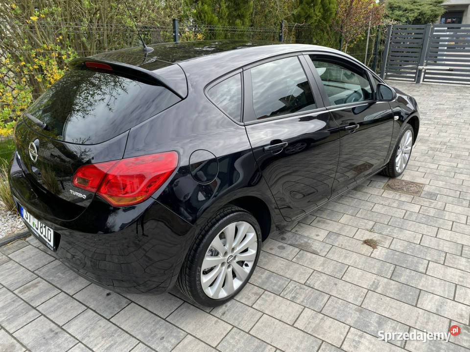 Opel Astra opłacone zadbane J 20092019 klimatyzacja Poznań