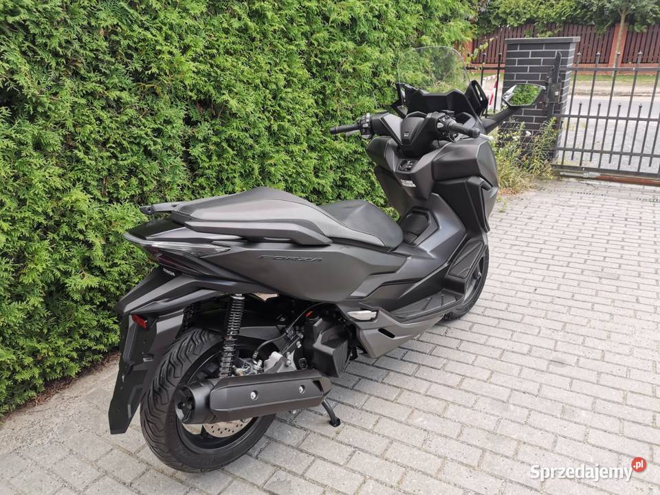 Honda Forza 125 grzane manetki świetny stan Rok produkcji 2018 Gniezno