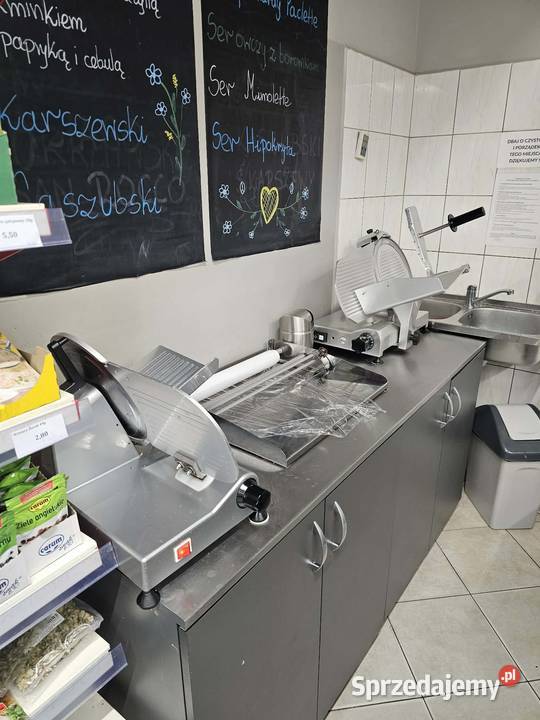 Funkcjonujący sklep spożywczy z wyposażeniem i Wiele