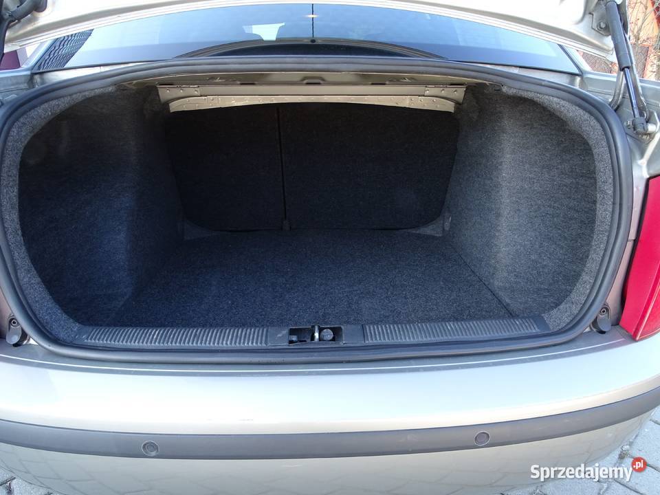 Skoda Fabia Sedan Active 14 16V 80 klima 2006 kupiony w polskim salonie Rybnik sprzedam