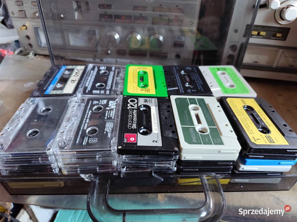 palstikowy pojemnikwalizka na kasety sprzedam