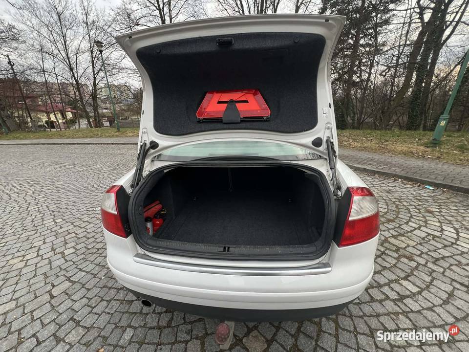 Audi A4B6 16 benzyna biały Nysa