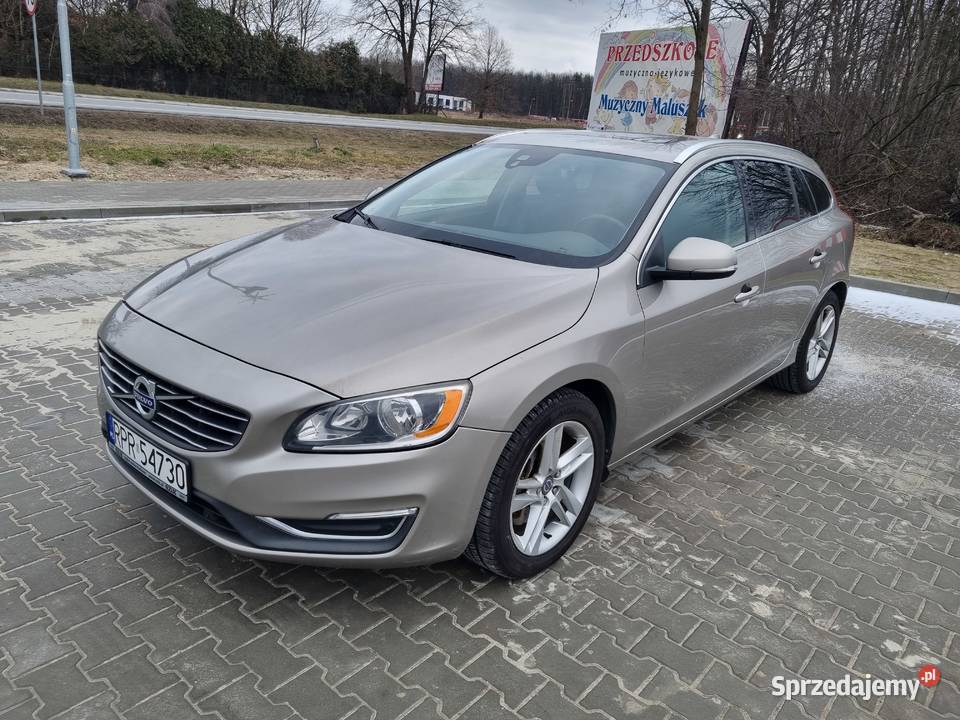 Volvo V60 25 T5 AWD Medyka