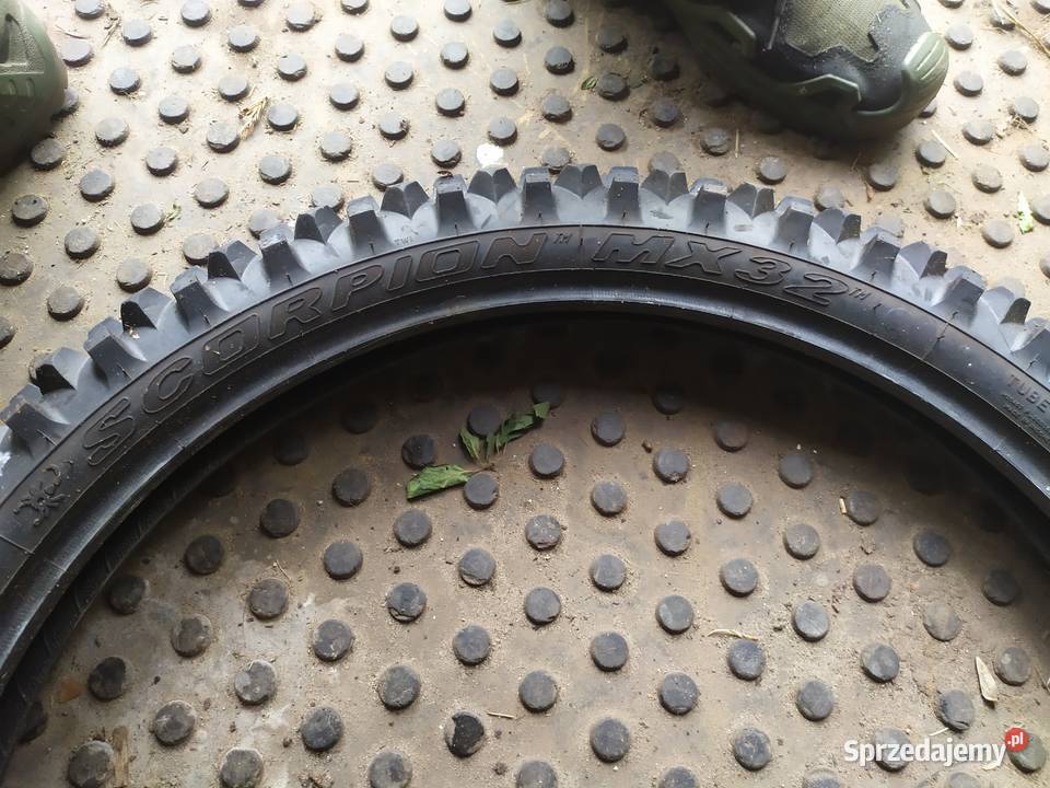 Opona Pirelli 8010021