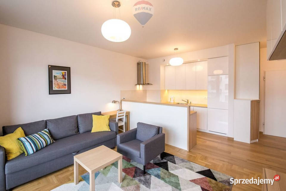 Umeblowane Duży balkon 2 pok 43 m2 garaż sprzedam