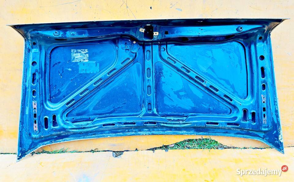 MERCEDES W201 klapa numer lakieru 702 Rok produkcji 1987 Radom