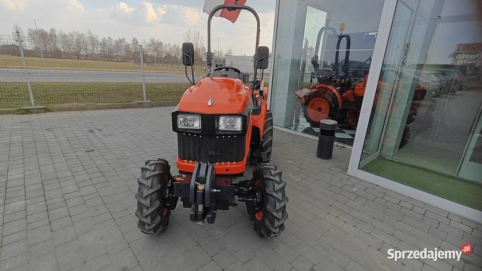 Opis modeluCiągnik kompaktowy AVENGER 26 25 4x4 Kutno