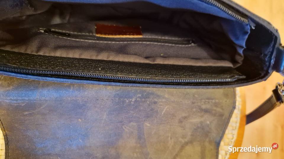 Mała ale pakowna TOREBKA skórzana czarna prawie