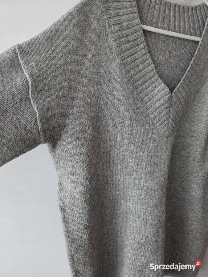 Szary sweter oversize dekolt w serek L Rozmiar 40(L)