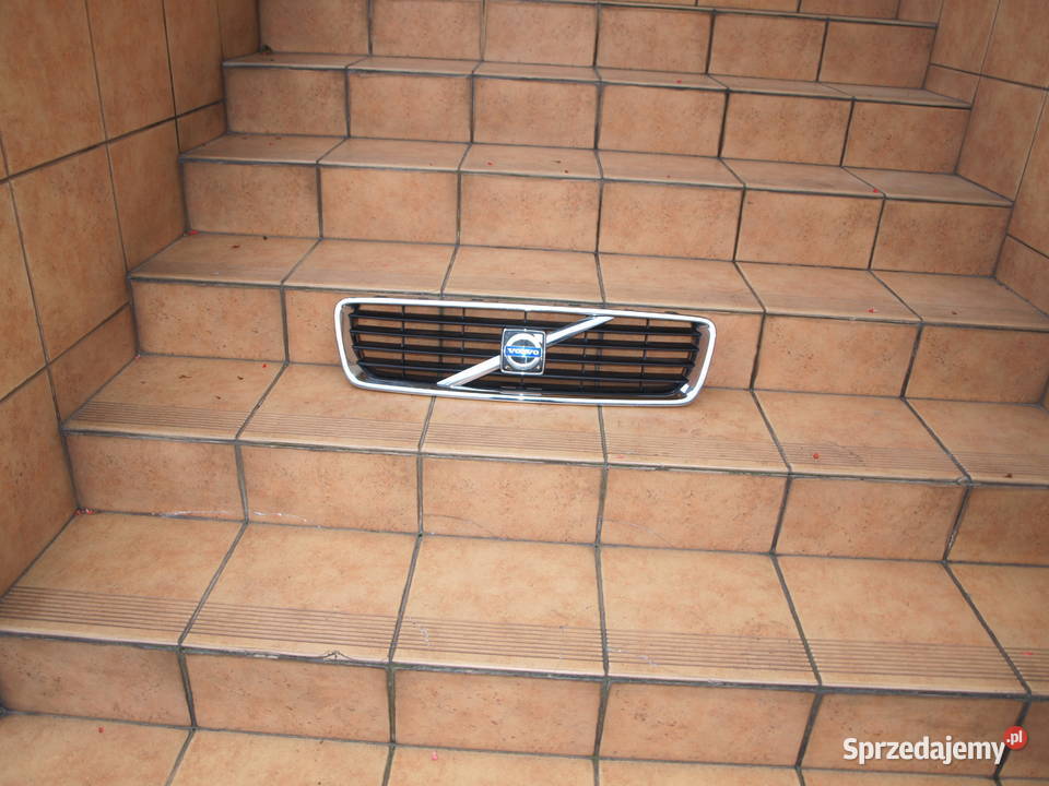 Volvo C30 grill chrom atrapa przód 2006 2010r Kalisz