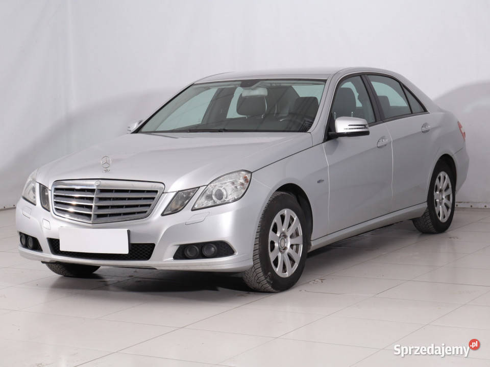 Mercedes E E 200 Rok produkcji 2009 Piaseczno sprzedam