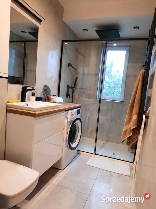 NOWOCZESNE GOSPODARSTWO Z MŁODYM SADEM Mąkolno