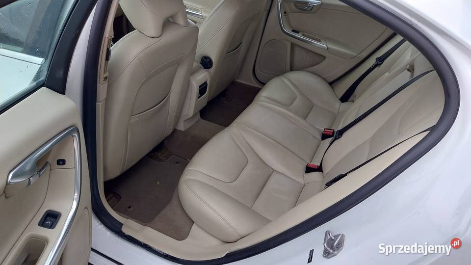 Volvo s60 T5 2015 uszkodzony silnik Kończyce sprzedam