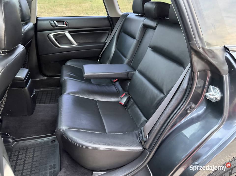 SUBARU Outback niski przebieg 183 Wyposażenie wielofunkcyjna kierownica Outback Warszawa