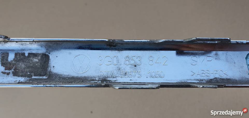 VW LISTWA CHROM TYŁ PRAWY ZDERZAK Bieleń