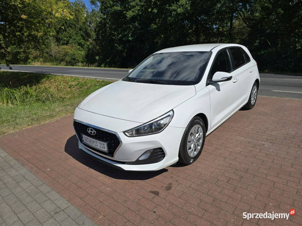 Hyundai i30 Hyundai i30 14 benzyna z gazem Salon Cielcza sprzedam