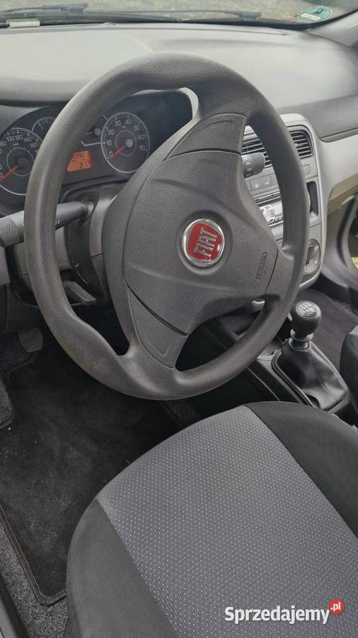 FIAT PUNTO 2013 12 Benzyna 134 5 Drzwi klimatyzacja Samochody osobowe