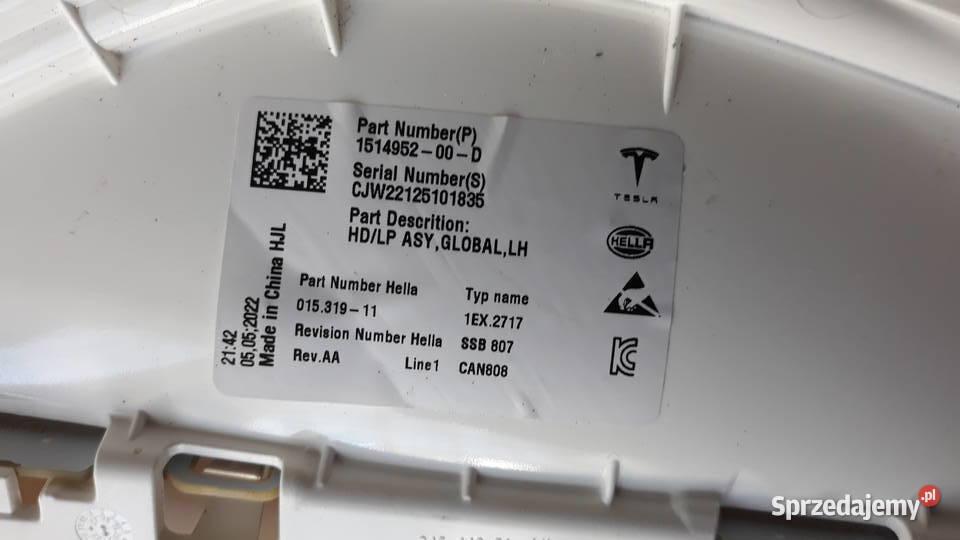 Tesla 3 części przedniej lewej lampy Bukownica