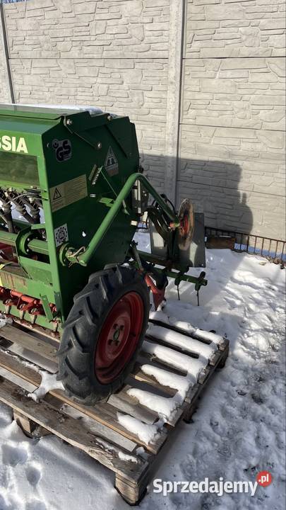 Siewnik Hassia DKL 250 Piotrów-Gułaczów