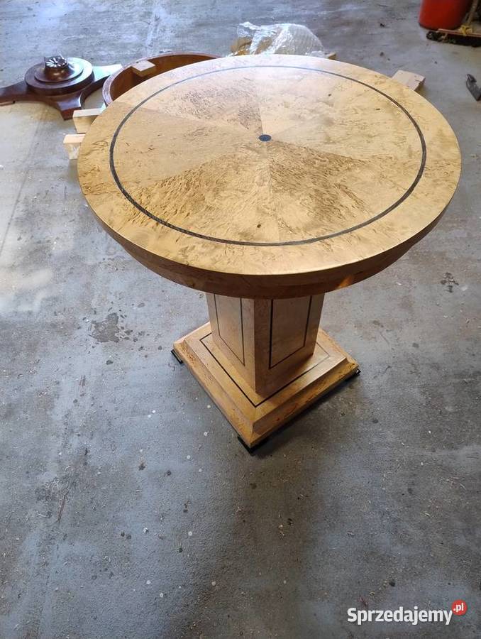 Stolik okrągły okolicznościowy