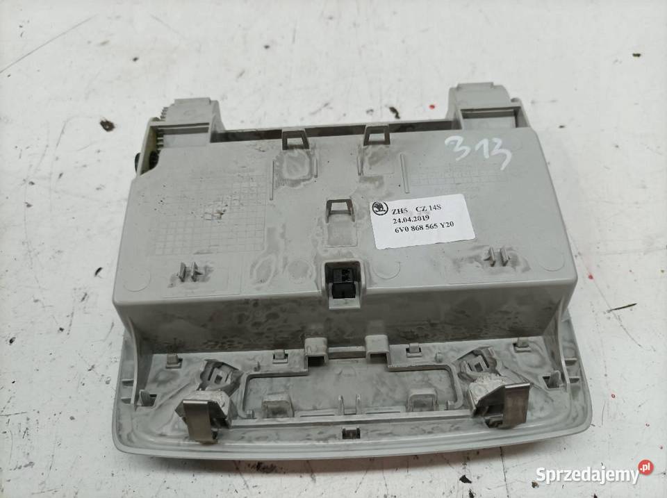 SCHOWEK NA OKULARY GÓRNY PODSUFITKI 6V0868565Y osobowe sprzedam