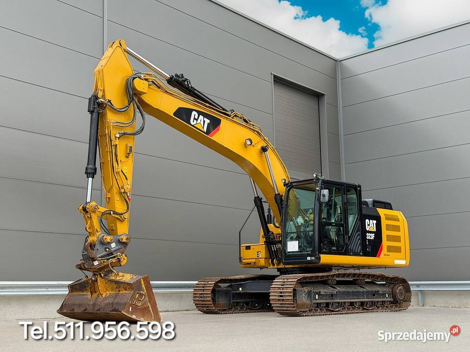 Koparka gąsienicową Caterpillar tez Leasing Warszawa
