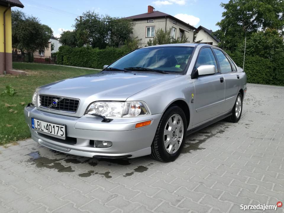volvo s40 navi hak klima tempomat 2 komplety kół sprzedam