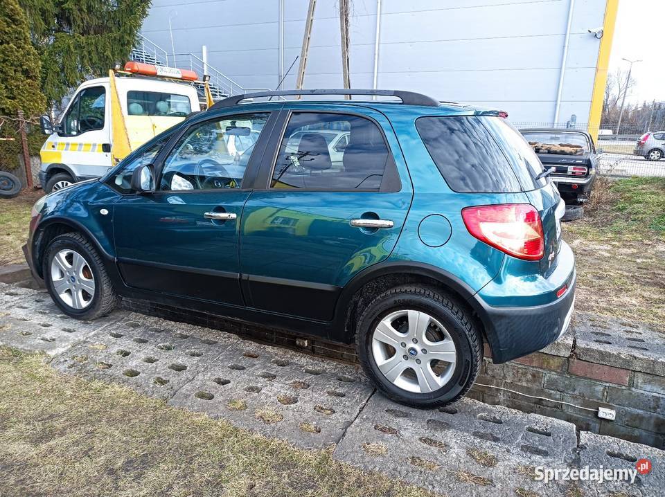 Suuper sedici 4x4 niziutki przebieg Gaz aluminiowe felgi mazowieckie