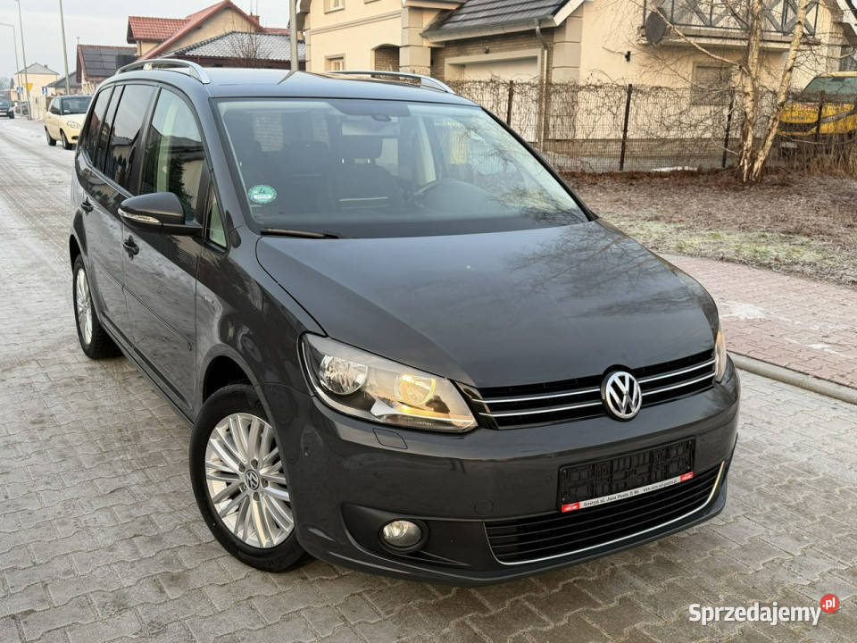 Volkswagen Touran Volkswagen Touran 16TDI 2014 światła przeciwmgielne wielkopolskie Gostyń