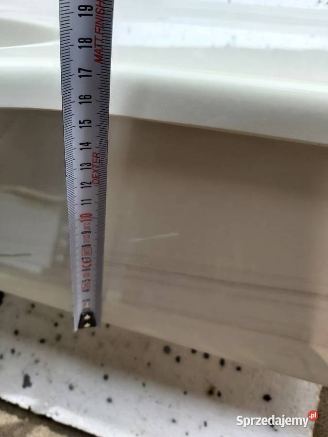 Umywalka z blatem z konglomeratu imitująca Szczecin