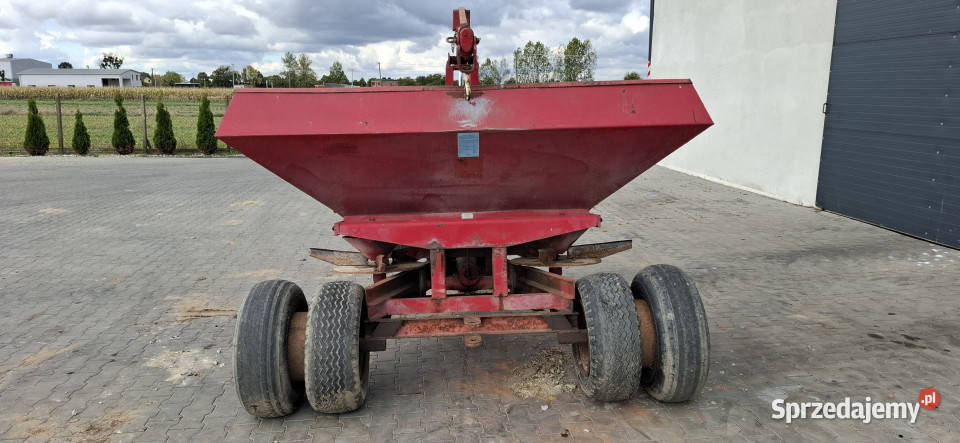 Rozsiewacz z Żurawiem do podnoszenia BigBagów z Rudlice