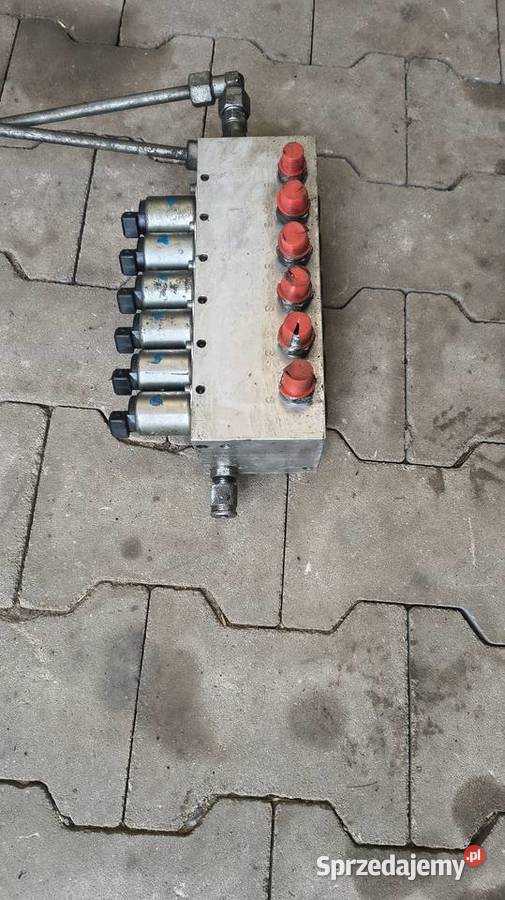 Zespół Rozdzielaczy Hydraulicznych VOLVO EC 240 Staszów sprzedam