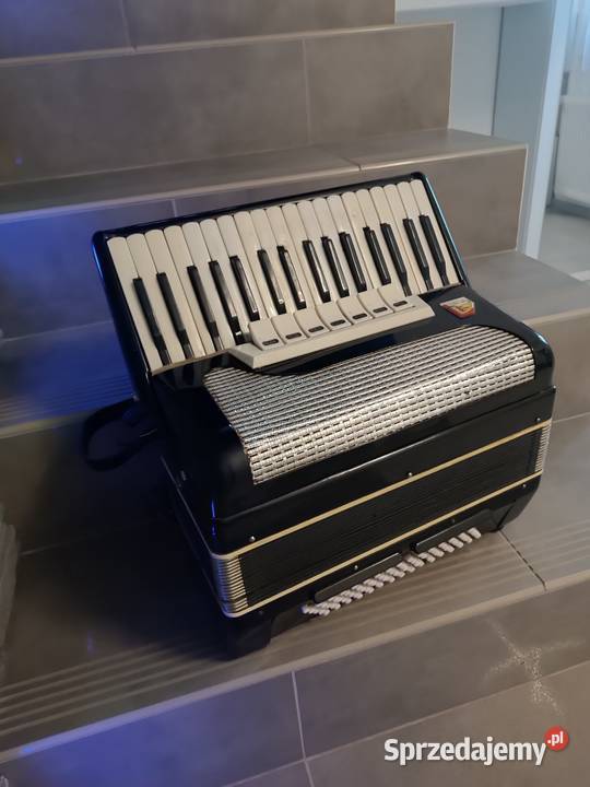 Akordeon victoria 80 basow Dębica