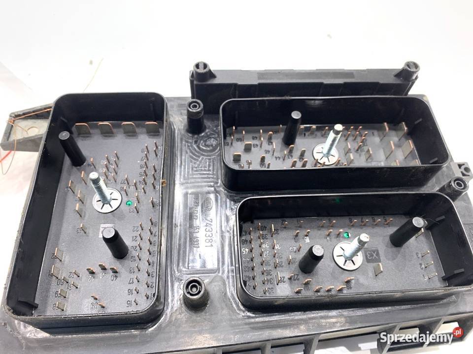 SKRZYNKA BEZPIECZNIKÓW OPEL ZAFIRA B 13206753HA