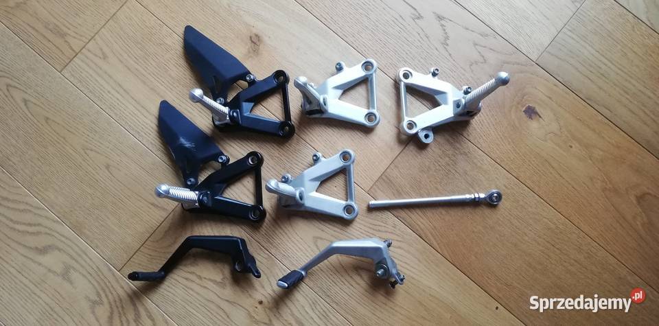 Ducati 848 1098 1198 set podnóżek prawy podlaskie