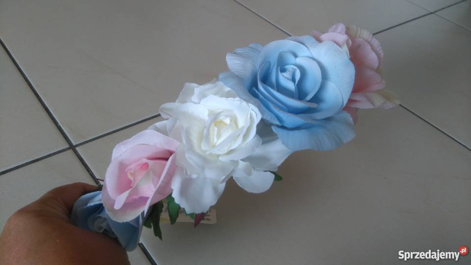 Wianek ze sztucznych kwiatków Nakrycia głowy Kraków