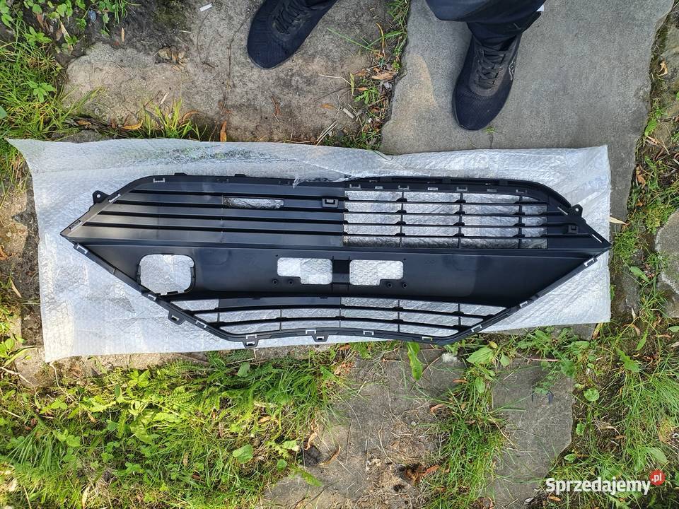 Atrapa grill dokładka zderzaka Aygo II lift nowa osobowe Słupia sprzedam