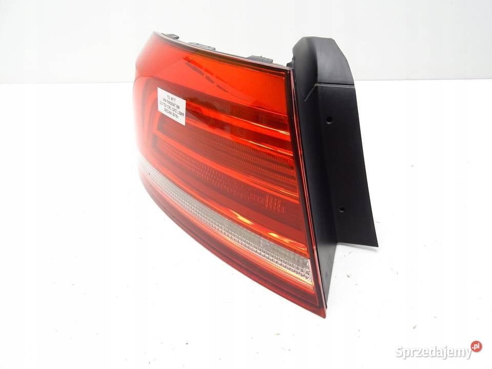 LAMPA LEWA LEWY TYŁ TYLNA W BŁOTNIK VW PASSAT B8