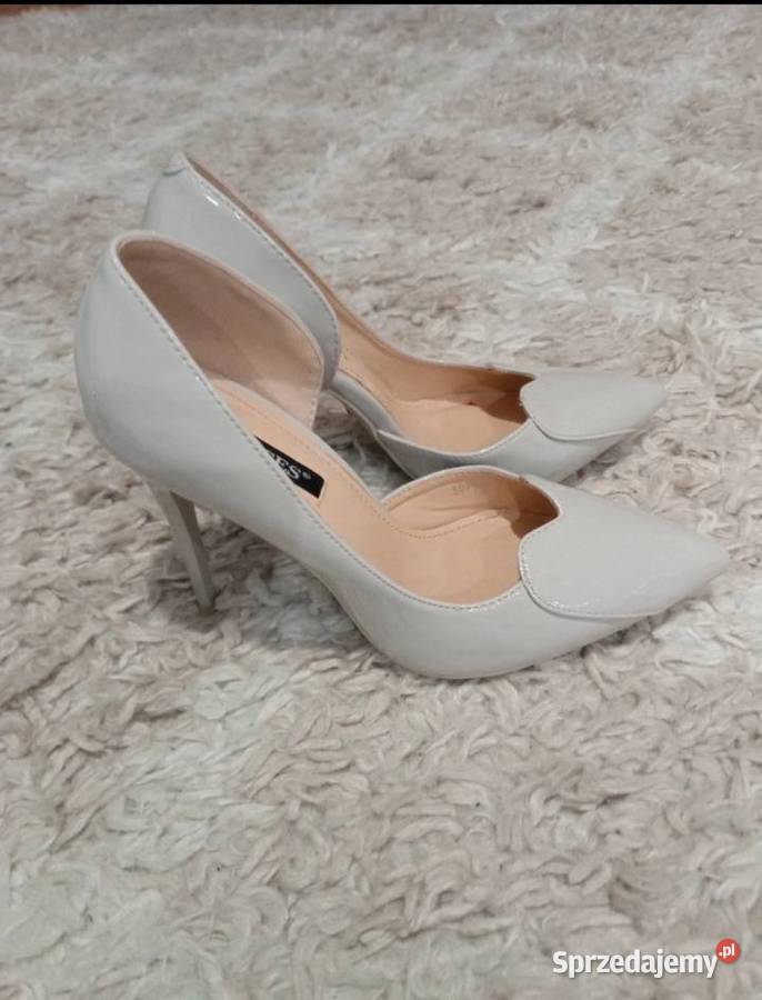 Buty damskie na obcasie Poraż